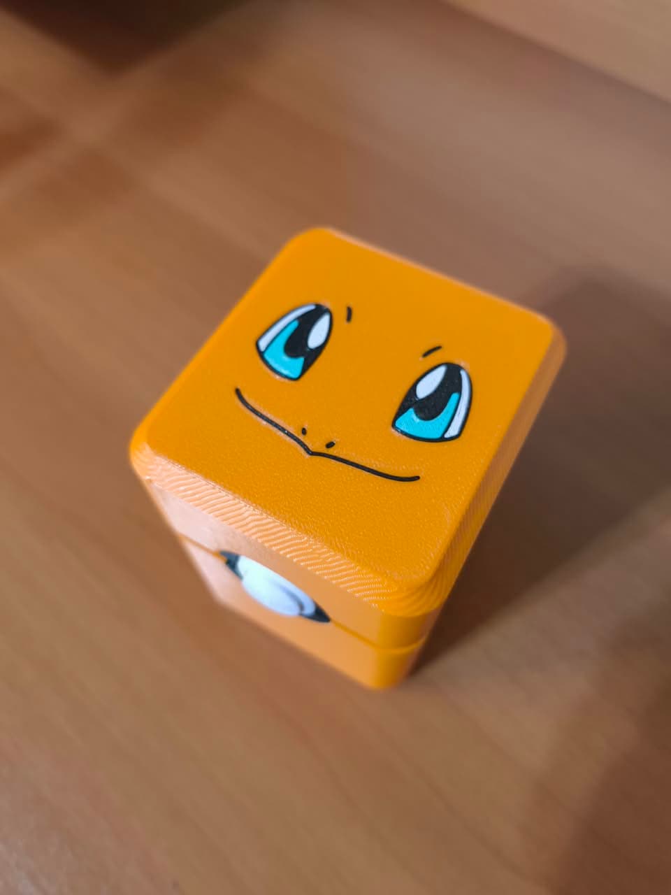 Pokémon Deck Box Charmander - 100 Cartas com Sleeves